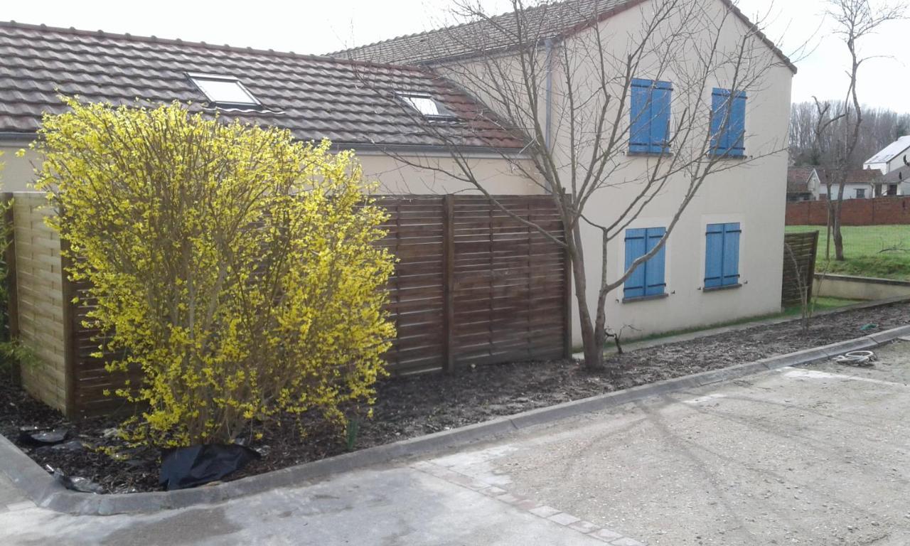 Les Champs Apartman Cernoy-en-Berry Kültér fotó